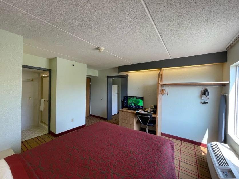 Airport Lodging Pittsburgh Airport Coraopolis Exterior photo