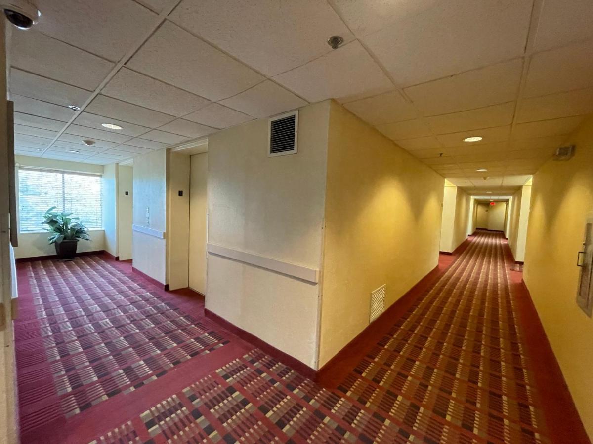 Airport Lodging Pittsburgh Airport Coraopolis Exterior photo