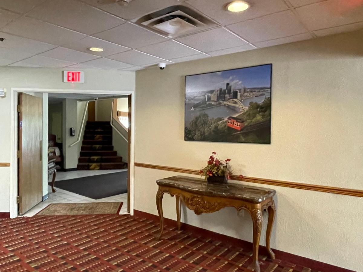 Airport Lodging Pittsburgh Airport Coraopolis Exterior photo