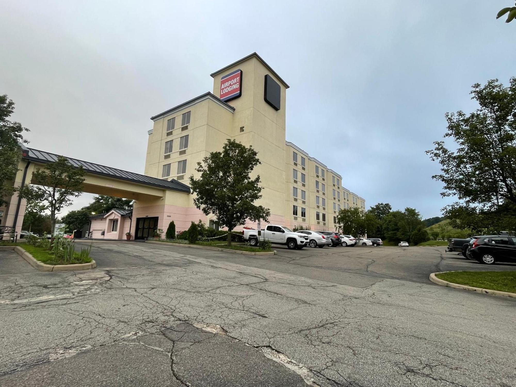 Airport Lodging Pittsburgh Airport Coraopolis Exterior photo